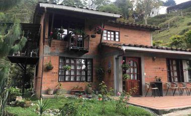VENDO CASA ANTES DEL PEAJE SAN FELIX 20 MINUTOS DE MEDELLIN