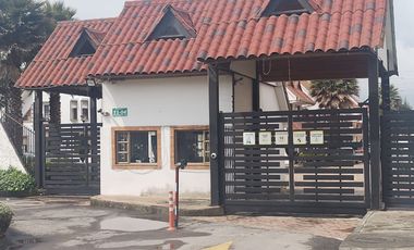 VENDO O ALQUILO CON OPCIÓN DE COMPRA CASA EN CONDOMINIO TIPO CHALET MOSQUERA CUNDINAMARCA