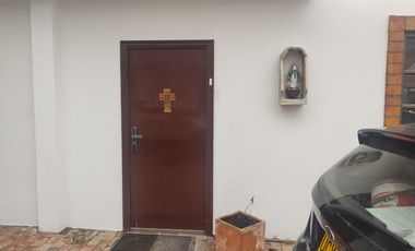 VENDO O ALQUILO CON OPCIÓN DE COMPRA CASA EN CONDOMINIO TIPO CHALET MOSQUERA CUNDINAMARCA