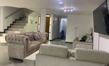 PR7899 Arriendo de casa amoblada en Escobero