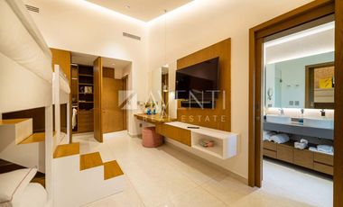 Casa Remodelada con Muelle en Venta, Isla Dorada Residencial, Cancún Quintana Roo.