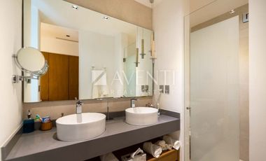 Casa Remodelada con Muelle en Venta, Isla Dorada Residencial, Cancún Quintana Roo.