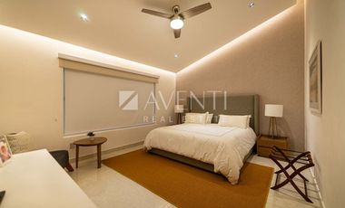 Casa Remodelada con Muelle en Venta, Isla Dorada Residencial, Cancún Quintana Roo.