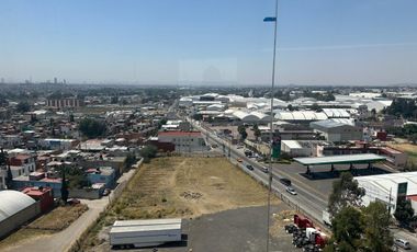 RENTA DE OFICINAS PISO COMPLETO, SÚPER UBICACIÓN AUTOPISTA MÉX-PUE Y FINSA FRENTE A VW