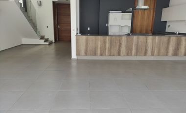 CASA EN SOLARES EN RENTA EN COTO CON AMENIDADES