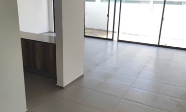 CASA EN SOLARES EN RENTA EN COTO CON AMENIDADES