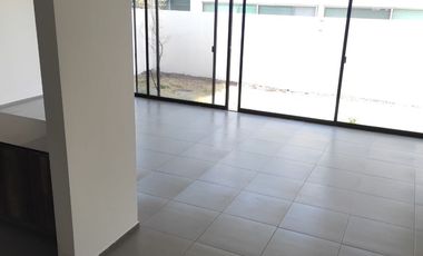CASA EN SOLARES EN RENTA EN COTO CON AMENIDADES
