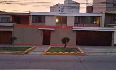 VENTA DE CASA, EN VALLE HERMOSO DE MONTERRICO