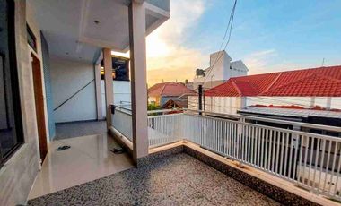 Rumah 2lt Jalan Lebar,  Dekat Sekolah Penabur, Di Harapan Indah