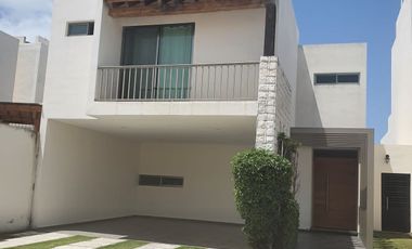 CASA EN RENTA EN CIUDAD DEL CARMEN, CAMPECHE.