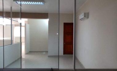 VENTA O ALQUILER DE OFICINAS EN EL CENTRO DE PIURA