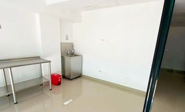 PR18110 Oficina o local en arriendo en el sector Aeropuerto