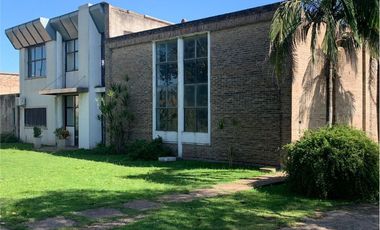 Vendo Galpón / depósito con oficinas en Av. Zanni - Paraná
