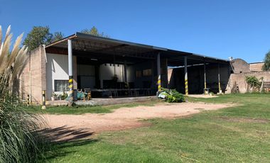 Vendo Galpón / depósito con oficinas en Av. Zanni - Paraná