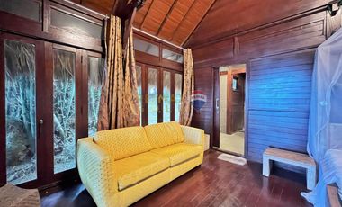 For Sale: 5,321 sqm Beach House in Malimatoc Mabini Batangas