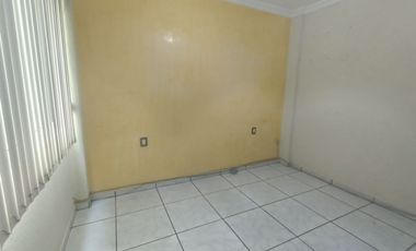 Departamento amplio de 3 recámaras, con alberca y bicochera en Fracc. Jardines de Virginia