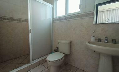 Departamento amplio de 3 recámaras, con alberca y bicochera en Fracc. Jardines de Virginia