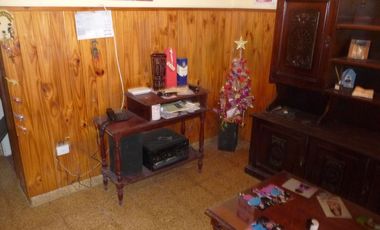 Casa 3 ambientes a reciclar en venta en El Martillo