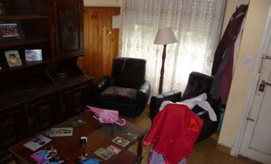 Casa 3 ambientes a reciclar en venta en El Martillo