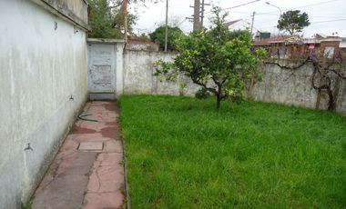 Casa 3 ambientes a reciclar en venta en El Martillo