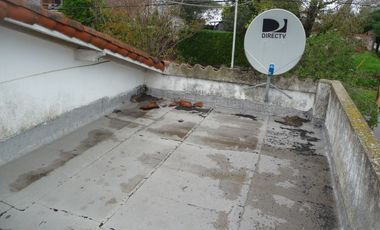 Casa 3 ambientes a reciclar en venta en El Martillo