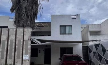 CASA EN VENTA AL NORTE DE MÉRIDA.