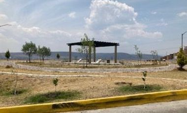 Se vende casa en Centro Bicentenario, Atotonilco de Tula, Hidalgo.