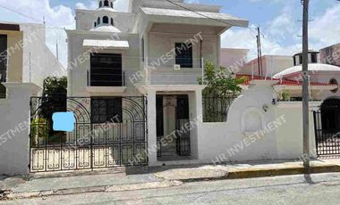 Casa con 4 recamaras en SM 15 Cancun en venta