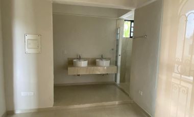 Venta de casa con 4 recamaras en SM 15 Cancun