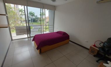 Samborondon, Vendo Hermosa Casa de 4 dormitorios con Piscina