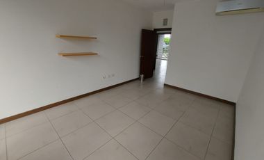 Samborondon, Vendo Hermosa Casa de 4 dormitorios con Piscina