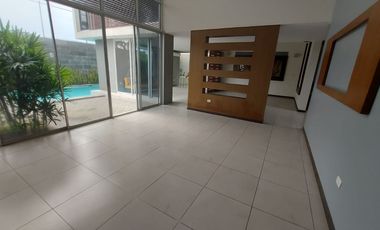Samborondon, Vendo Hermosa Casa de 4 dormitorios con Piscina