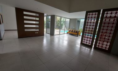Samborondon, Vendo Hermosa Casa de 4 dormitorios con Piscina