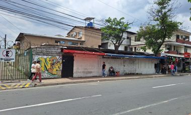 Se vende casa junto al Mall del sur , frente al Hospital del Iees.
