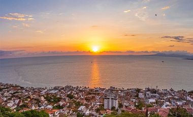 Vendemos tu propiedad MIRANDA Real Estate Plaza Peninsula Vallarta