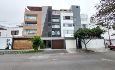 EN VENTA HERMOSO DEPARTAMENTO DE 3 DORMITORIOS CON SU PROPIO BAÑO EN URB. HIGUERETA CON VISTA EXTERNA Y BALCON