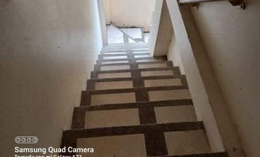 Venta de Edificio  de 3 niveles en el Norte de Guayaquil, Cdla. Simón Bolívar, frente al aeropuerto norte de Guayaquil