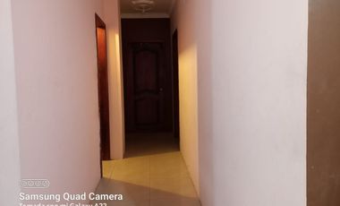 Venta de Edificio  de 3 niveles en el Norte de Guayaquil, Cdla. Simón Bolívar, frente al aeropuerto norte de Guayaquil