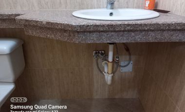 Venta de Edificio  de 3 niveles en el Norte de Guayaquil, Cdla. Simón Bolívar, frente al aeropuerto norte de Guayaquil