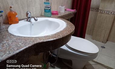 Venta de Edificio  de 3 niveles en el Norte de Guayaquil, Cdla. Simón Bolívar, frente al aeropuerto norte de Guayaquil