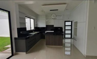 CASA EN VENTA EN ISLA CELESTE ESTRIBOR. ESTRENO ESPECTACULAR