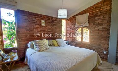 Leon Propiedades vende hermosa parcela con casa en sector Challaco, Curacavi.