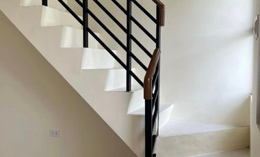 RESALE MID UNIT TOWNHOUSE IN CASA MIRA ILOILO