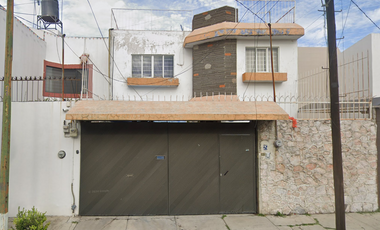 Casa en Recuperacion Bancaria por Rincon Arboledas Puebla - AC93