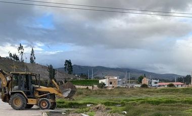 HERMOSO TERRENO EN SAN NICOLAS DE LAS ABRAS. RIOBAMBA.