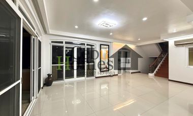 Semi-Furnished 5 Bedroom House with Pool for Rent in Maria Luisa