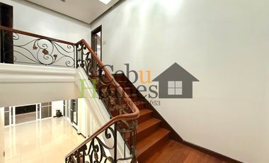 Semi-Furnished 5 Bedroom House with Pool for Rent in Maria Luisa