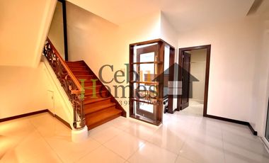 Semi-Furnished 5 Bedroom House with Pool for Rent in Maria Luisa