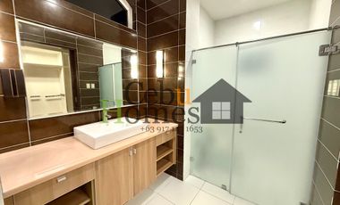 Semi-Furnished 5 Bedroom House with Pool for Rent in Maria Luisa