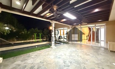 Semi-Furnished 5 Bedroom House with Pool for Rent in Maria Luisa